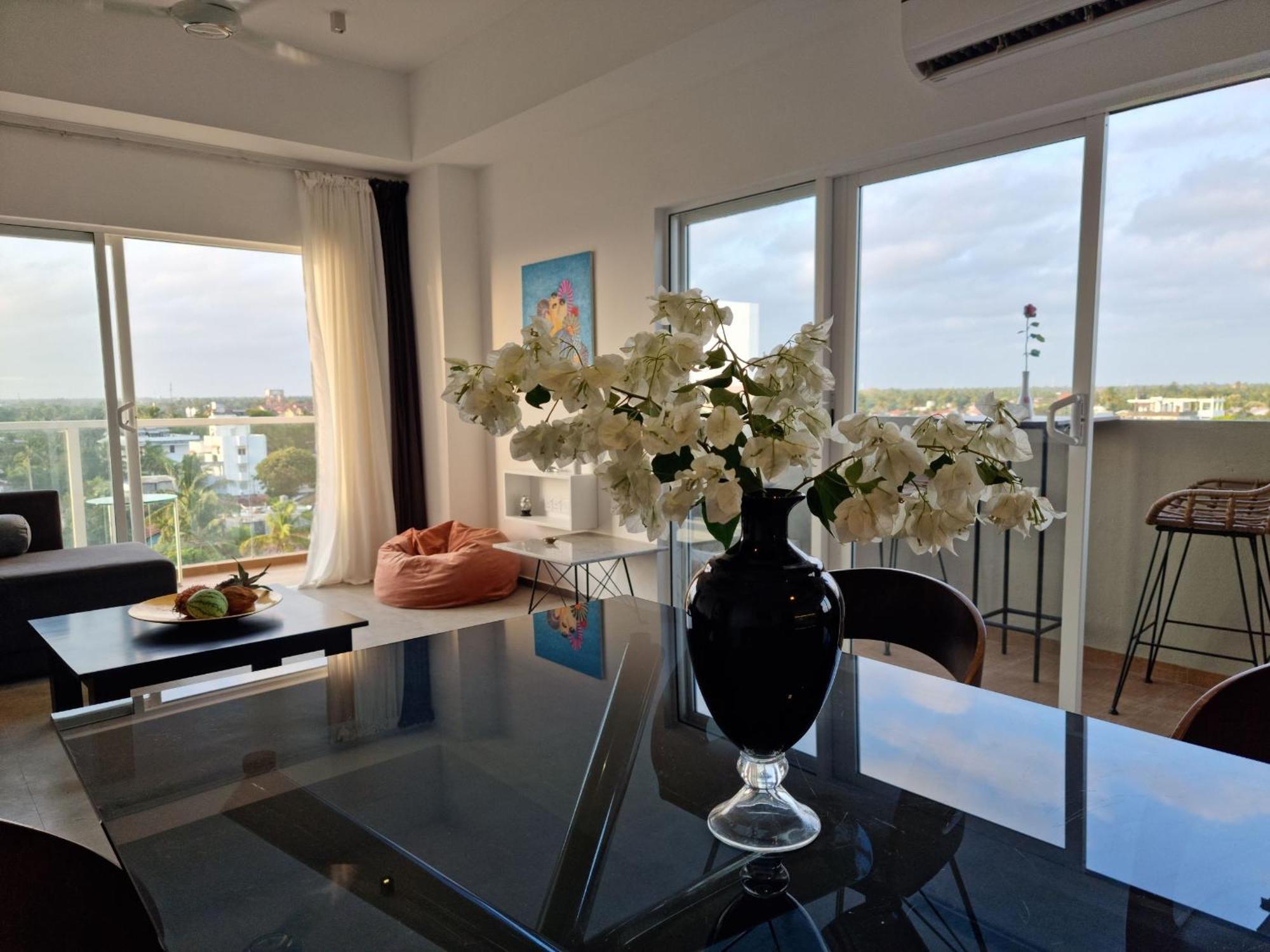 Apartment Ocean Breeze Residence- Negombo